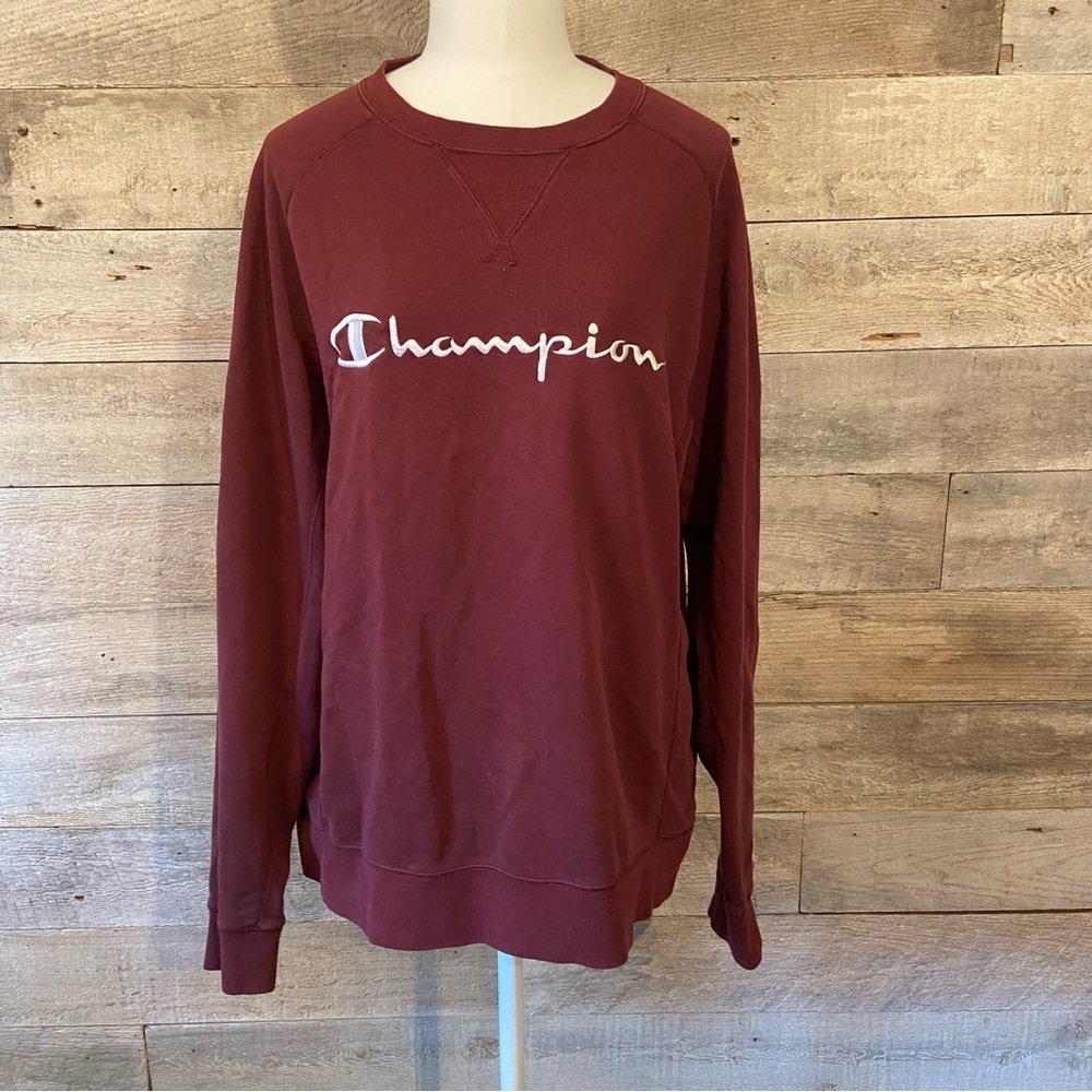 Champion  women's burgundy‎ crew neck sweatshirt in size medium